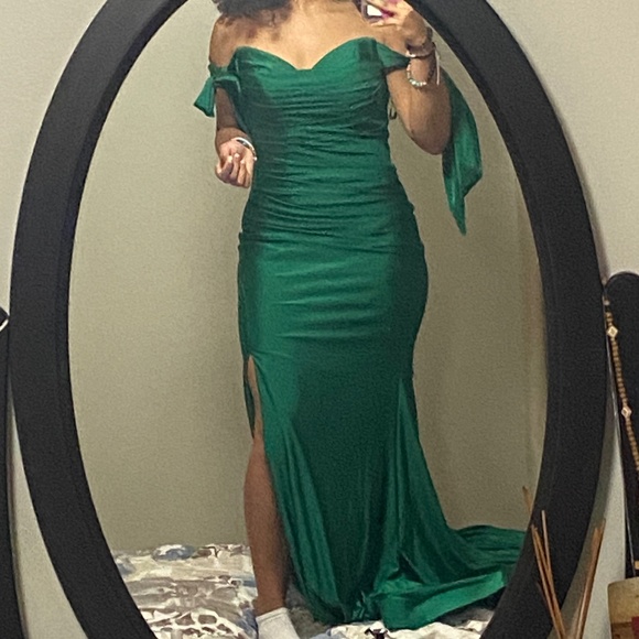 Emerald Green Dress - Picture 1 of 7